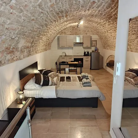Pied-a-terre 13 Apartman Valenzano