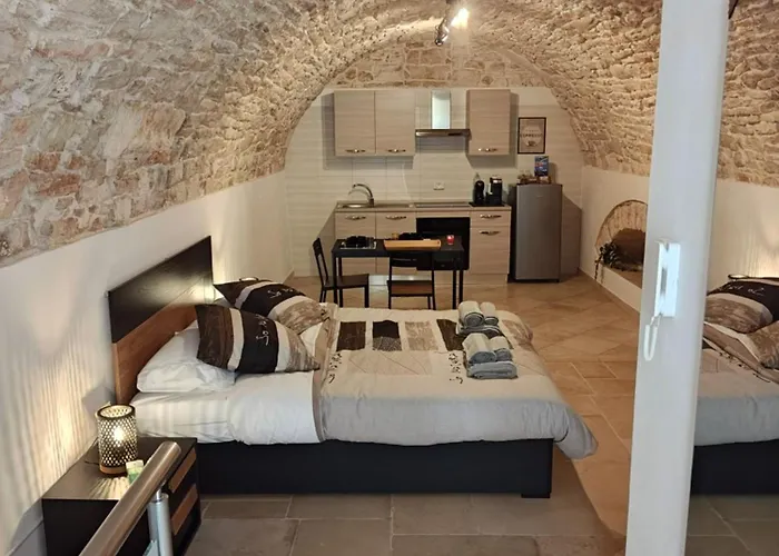 Pied-a-terre 13 Apartment Valenzano